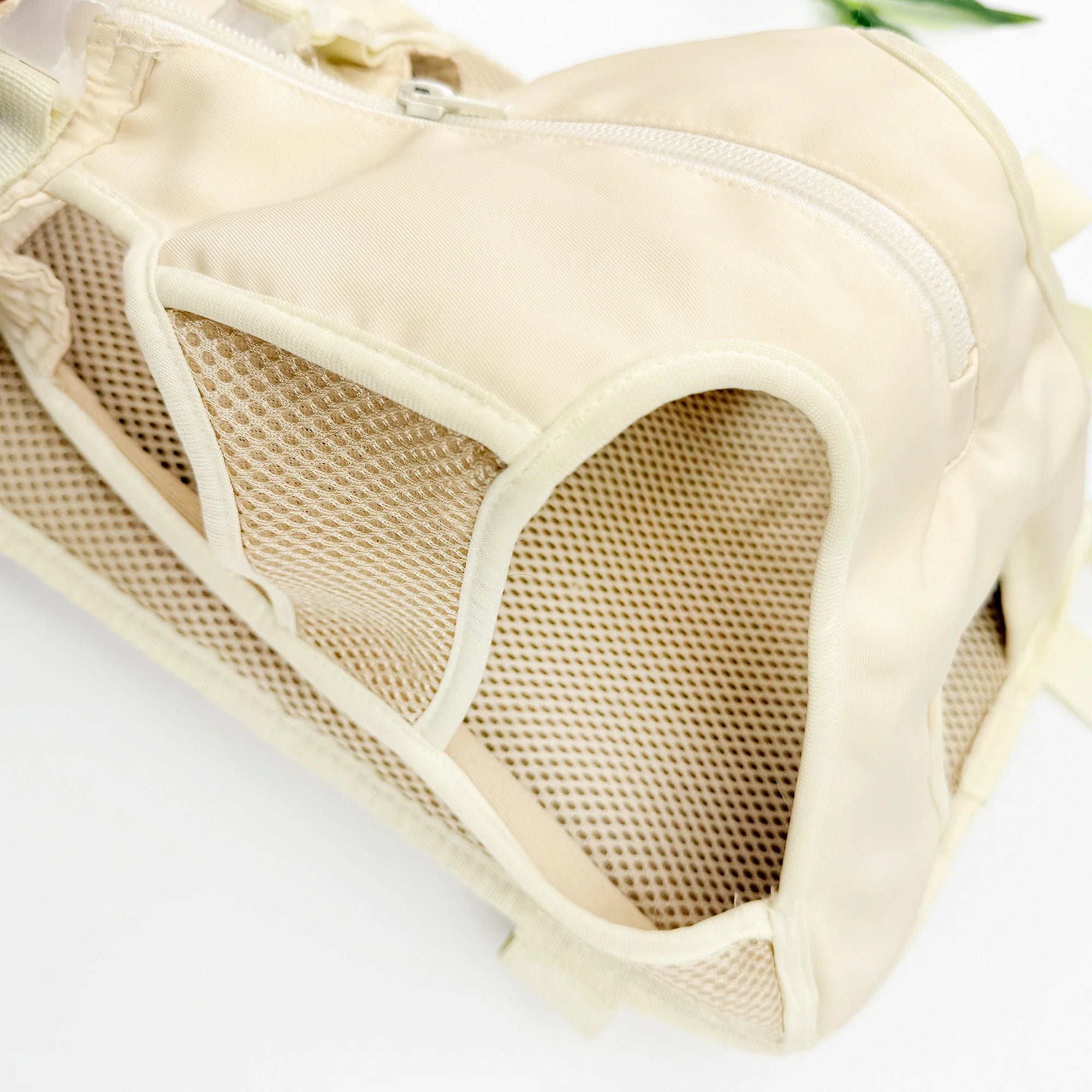 New Pet Bag Dog Backpack Cat Backpack Embracing Type Backpack Zipper Style Mesh Fabric Breathable Adjustable Pet Supplies